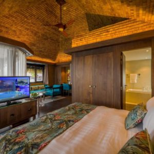 intercontinental tahiti overwater bungalow - Bed